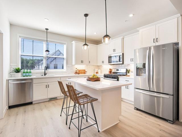 3 BR, 2.5 BA Apartment 2445 120th Circle NE Unit 2418 D, Minneapolis, MN 55449