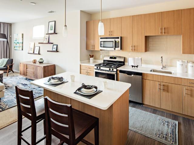 3 BR, 2.5 BA Apartment 2400 Vauxhall Road Unit 009 28, Union, NJ 07083