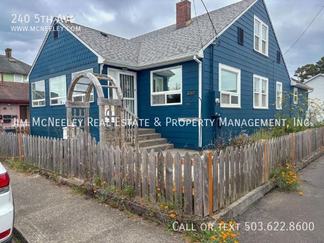 3 BR, 2.5 BA Apartment 240 5th Ave, Seaside, OR 97138