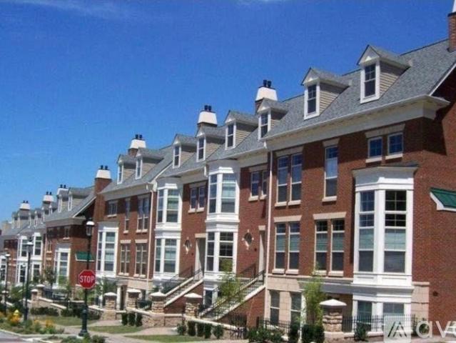 3 BR, 2.5 BA Apartment 242 Stetson Street, Cincinnati, OH 45219
