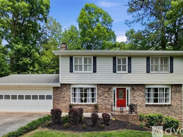 3 BR, 2.5 BA Apartment 2590 Bentbrook Court, Doraville, GA 30360