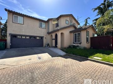 3 BR, 2.5 BA Apartment 2514 Mercato Lane, Lodi, CA 95240