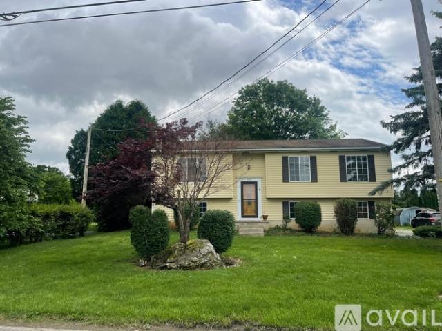 3 BR, 2.5 BA Apartment 283 Leib Rd, Mechanicsburg, PA 17055