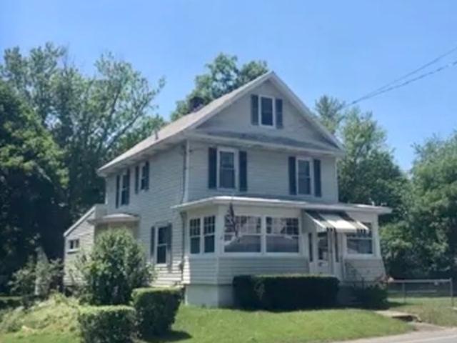 3 BR, 2.5 BA Apartment 3042 Albany Street, Schenectady, NY 12304