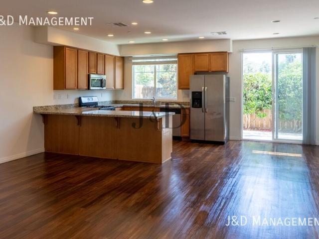 3 BR, 2.5 BA Apartment 3150 3170 BANCROFT DR. 3154, SPRING VALLEY, CA 91977