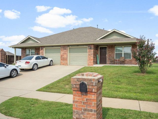 3 BR, 2.5 BA Apartment 3400 East Fairmont Street Unit 3416 Emmitsburg Pl, Broken Arrow, OK 74014