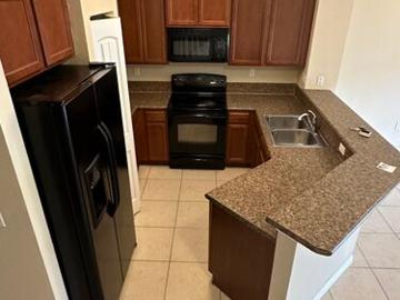 3 BR, 2.5 BA Apartment 3530 NW 29th Ct, Unit 0, Lauderdale Lakes, FL 33311