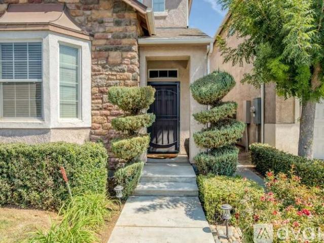 3 BR, 2.5 BA Apartment 3664 West Black Walnut Lane, Fresno, CA 93711