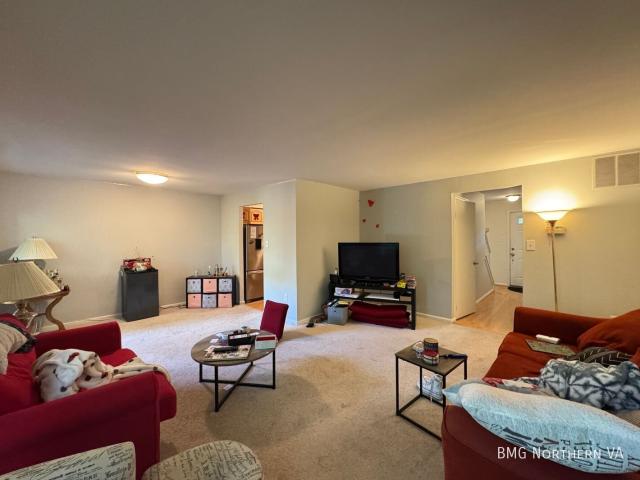 3 BR, 2.5 BA Apartment 3727 Mount Airey Ln, Annandale, VA 22003