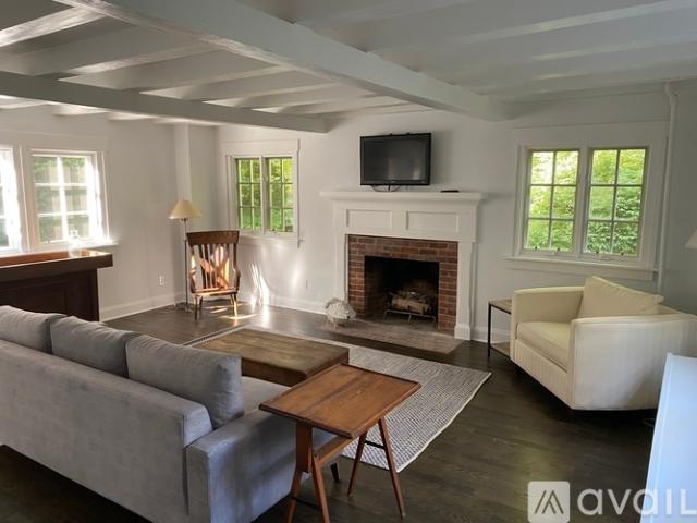 3 BR, 2.5 BA Apartment 38 Rayfield Road, Westport, CT 06880