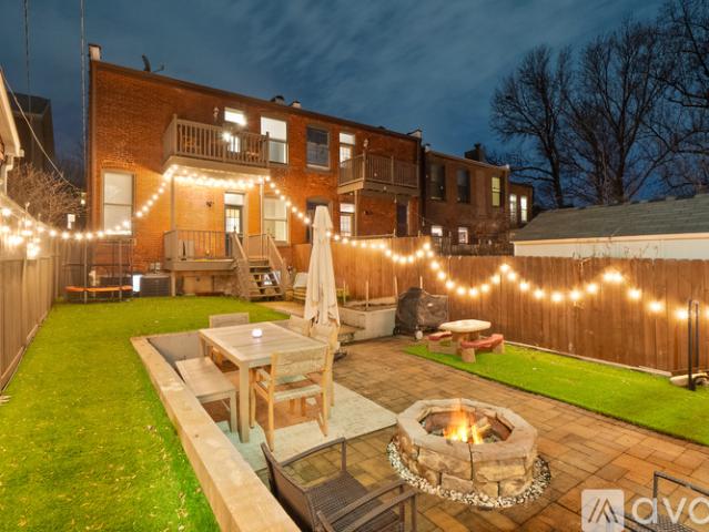 3 BR, 2.5 BA Apartment 3933 Shenandoah Ave, St. Louis, MO 63110
