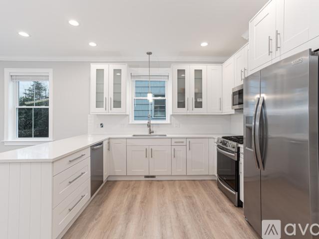 3 BR, 2.5 BA Apartment 7 Fern St, Unit 7, Norwalk, CT 06854