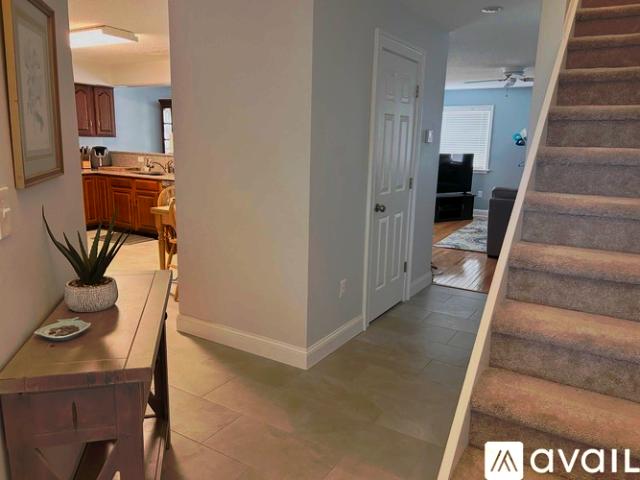 3 BR, 2.5 BA Apartment 4053 Milford Landing Drive, Unit 4053, Milford, PA 18337