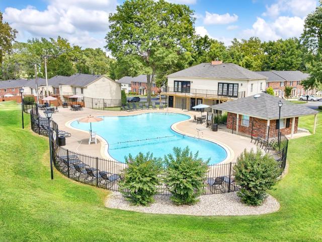 3 BR, 2.5 BA Apartment 407 Charlestown Ct Unit 113, Louisville, KY 40243