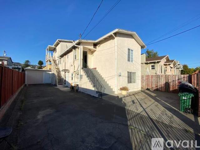 3 BR, 2.5 BA Apartment 4032 Suter St, Unit 4032, Oakland, CA 94619