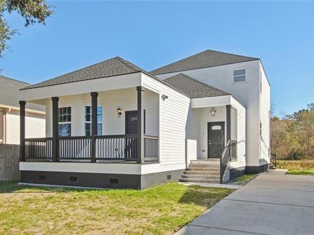 3 BR, 2.5 BA Apartment 424 Cougar Dr, Arabi, LA 70032