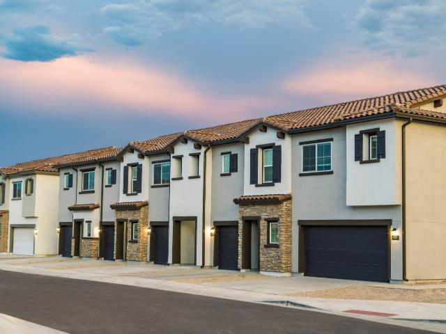 3 BR, 2.5 BA Apartment 4285 West Denali Lane Unit 43326 N 42nd Court, New River, AZ 85087