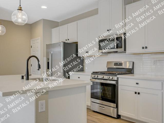 3 BR, 2.5 BA Apartment 4554 Cloudrest Peak St, North Las Vegas, NV 89031