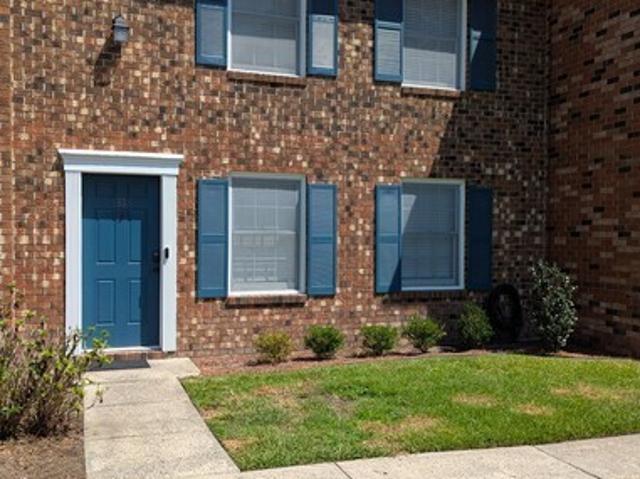 3 BR, 2.5 BA Apartment 455 Mall Boulevard, Unit 93, Savannah, GA 31406