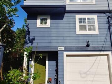 3 BR, 2.5 BA Apartment 4505 40th Avenue SW Unit A, Seattle, WA 98116