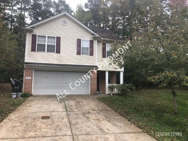 3 BR, 2.5 BA Apartment 4808 Delprado Circle, Charlotte, NC 28216