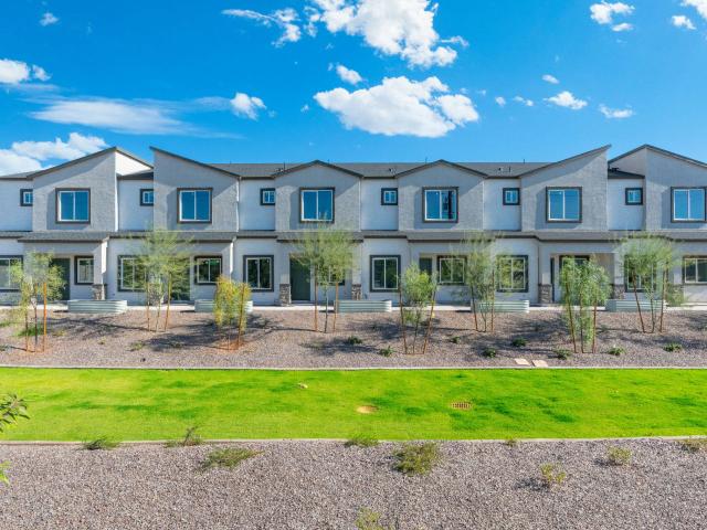 3 BR, 2.5 BA Apartment 4837 South 16th Street Unit 0 16, Phoenix, AZ 85040