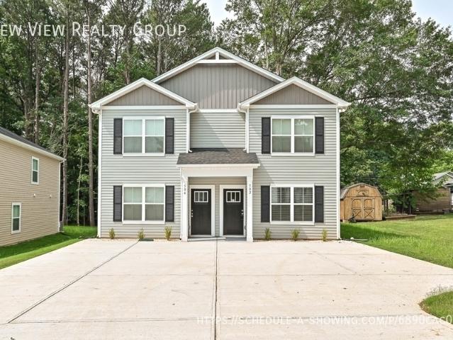 3 BR, 2.5 BA Apartment 502 12th Ave NE, Hickory, NC 28601