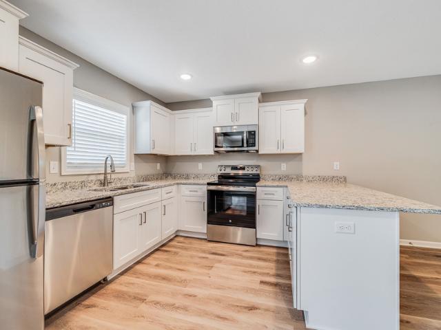 3 BR, 2.5 BA Apartment 510 Pine Dr, Odessa, MO 64076