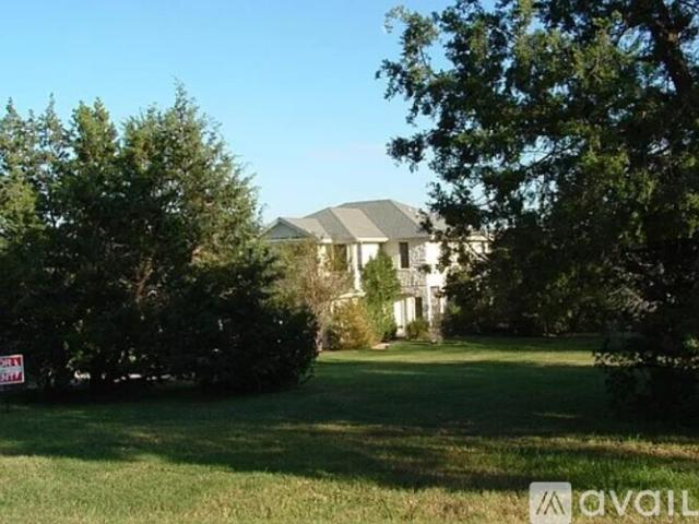 3 BR, 2.5 BA Apartment 513 Cuernavaca Dr N, Unit B, Austin, TX 78733