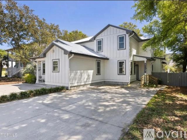 3 BR, 2.5 BA Apartment 529 Spencer Farlow Drive, Unit B, Carolina Beach, NC 28428