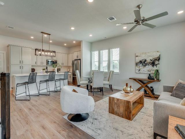 3 BR, 2.5 BA Apartment 539 Mission Trail Unit 603, Arlington, TX 76010