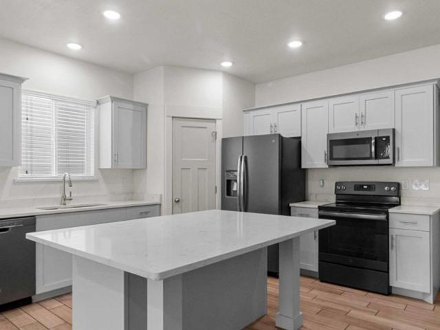 3 BR, 2.5 BA Apartment 555 South 100 East Unit 7 38, Smithfield, UT 84335