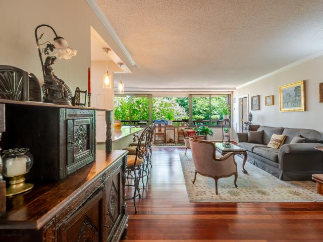 2 BR, 2.5 BA Apartment 5500 Holmes Run Pkwy, Alexandria, VA 22304