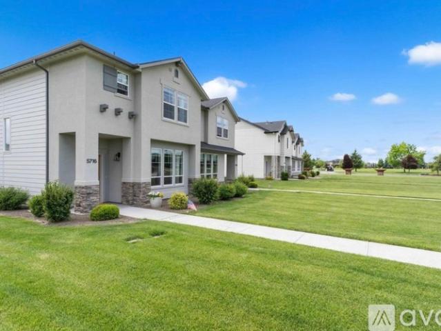 3 BR, 2.5 BA Apartment 5668 West Stadium Lane, Eagle, ID 83616