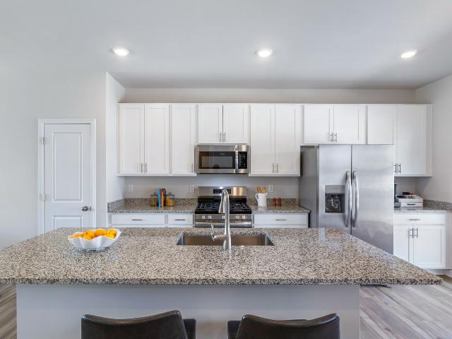 3 BR, 2.5 BA Apartment 5691 Glencoe Place Unit 11203, White Plains, MD 20695