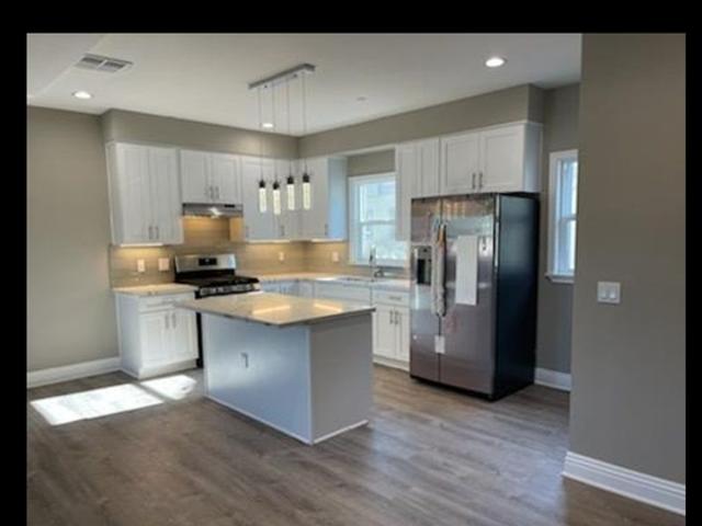 3 BR, 2.5 BA Apartment 5945 Live Oak Street, Unit B, Bell Gardens, CA 90201