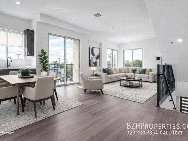 3 BR, 2.5 BA Apartment 6006 Klump Ave, North Hollywood, CA 91606