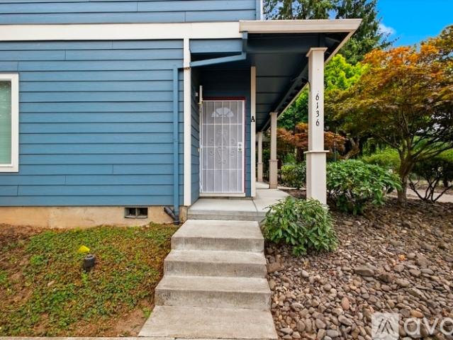 3 BR, 2.5 BA Apartment 6136 Southeast Duke Street, Unit Unit A 3bd 2.5bth, Portland, OR 97206