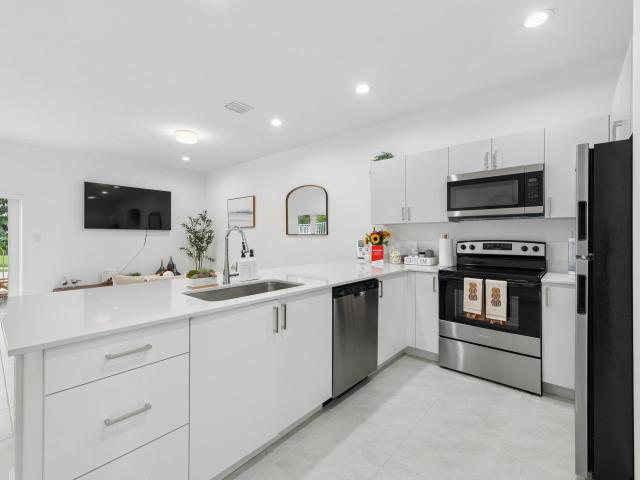3 BR, 2.5 BA Apartment 650 NW 30th Avenue Unit 0525, Pompano Beach, FL 33069