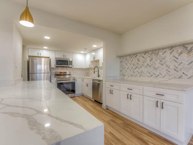 3 BR, 2.5 BA Apartment 6755 Poplar Ave Unit BA6777, Germantown, TN 38138
