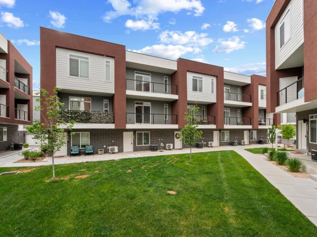 3 BR, 2.5 BA Apartment 671 S 400 East 1, Clearfield, UT 84015