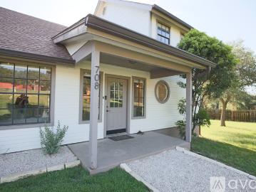 3 BR, 2.5 BA Apartment 708 Cowal Drive South, Briarcliff, TX 78669