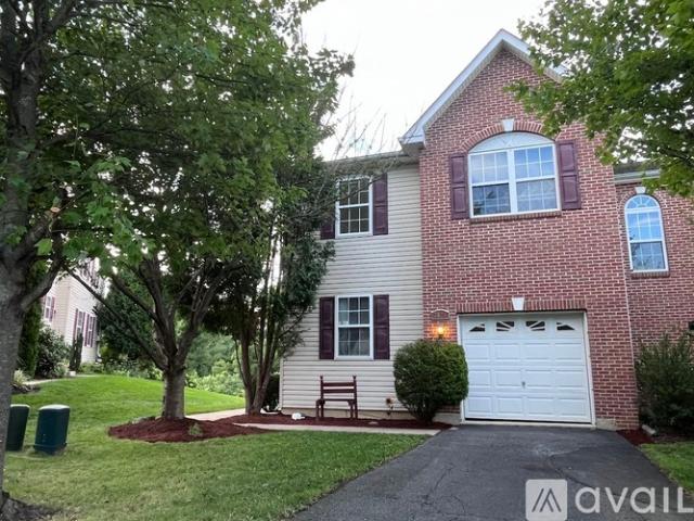 3 BR, 2.5 BA Apartment 7021 Hunt Dr, Unit 7021, Macungie, PA 18062