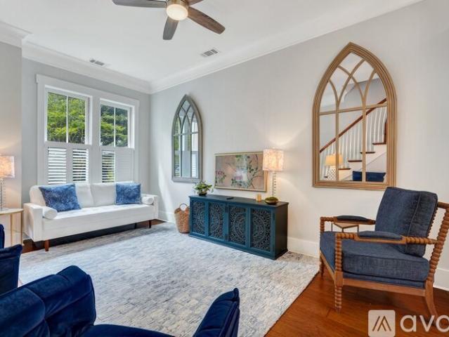 3 BR, 2.5 BA Apartment 716 Tattnall St, Savannah, GA 31401