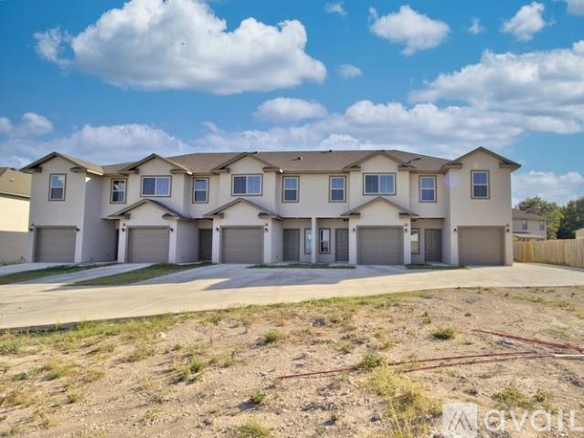 3 BR, 2.5 BA Apartment 7503 Savannah Brooks, Unit 7503, Live Oak, TX 78233