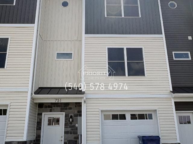 3 BR, 2.5 BA Apartment 751 Zephyr Drive, Harrisonburg, VA 22801