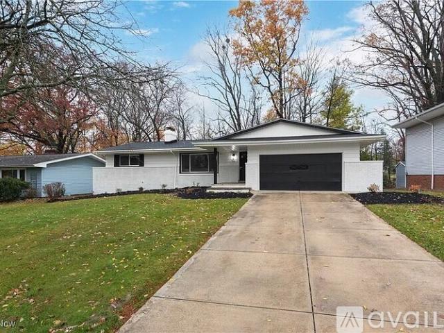 3 BR, 2.5 BA Apartment 7651 Ragall Pkwy, Middleburg Heights, OH 44130
