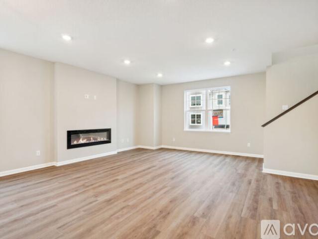 3 BR, 2.5 BA Apartment 7680 Cruise Way, Unit 7680, Inver Grove Heights, MN 55076