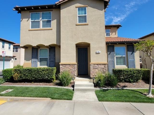 3 BR, 2.5 BA Apartment 820 Blossom Rock Ln, Folsom, CA 95630