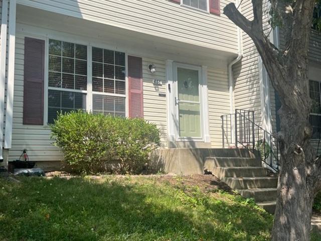 3 BR, 2.5 BA Apartment 838 Smartts Lane Northeast, Leesburg, VA 20176